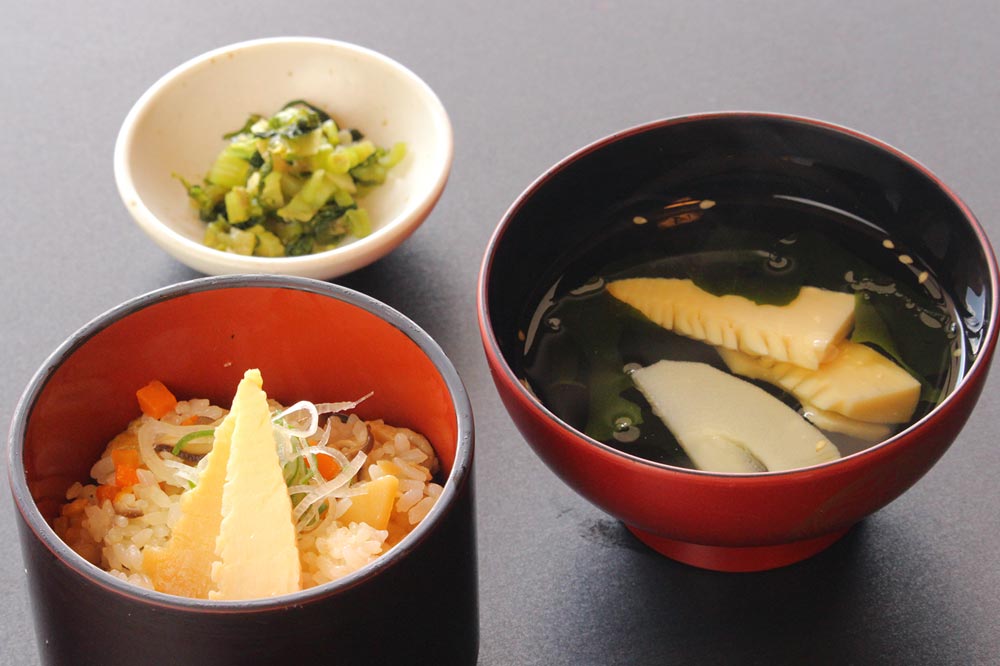 竹の子混ぜご飯と若竹汁